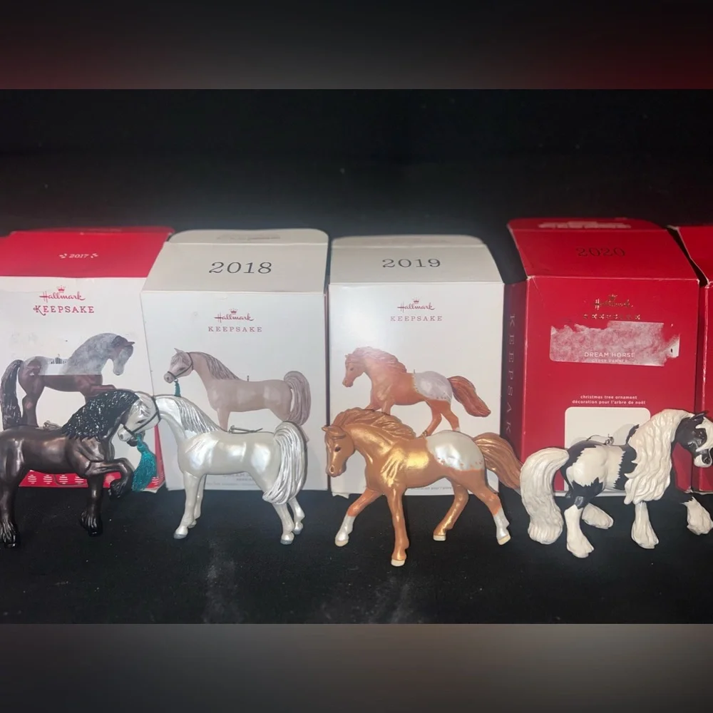 12 Beautiful Horse ornaments